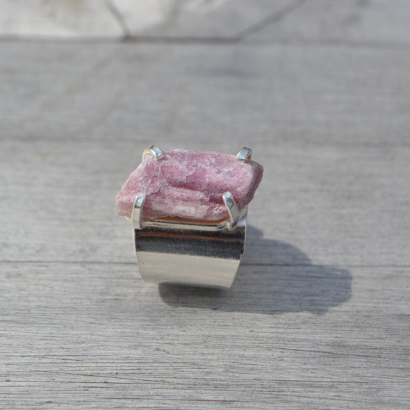 Kunzite Ring, Kunzite Silver plated Ring, Adjustable Ring, Natural Kunzite Ring, raw Cabochon Kunzite Ring, Kunzite Gemstone, Purple Kunzite Ring, Natural Pink Kunzite Gemstone Ring, Handmade Gemstone Jewelry, Made For Her, Mothers Jewelry, Christmas Gift, Sale